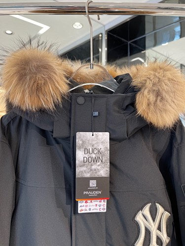 MLB NY Yankees Down Parka – Black | Faux Fur Hood
