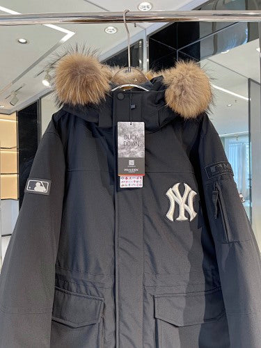 MLB NY Yankees Down Parka – Black | Faux Fur Hood