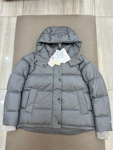 lululemon Women's Steel Grey Hooded Down Puffer Jacket with Contrast Ribbed Cuffs