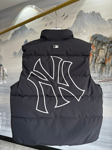 MLB NY Yankees Oversized Logo Down Vest – Black