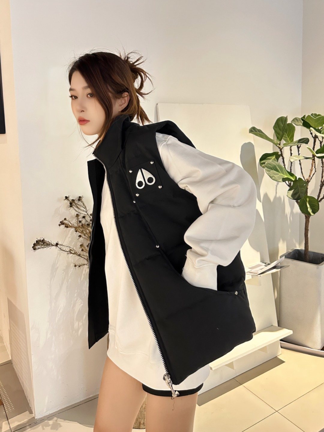 Moose Knuckles White Badge Down Vest